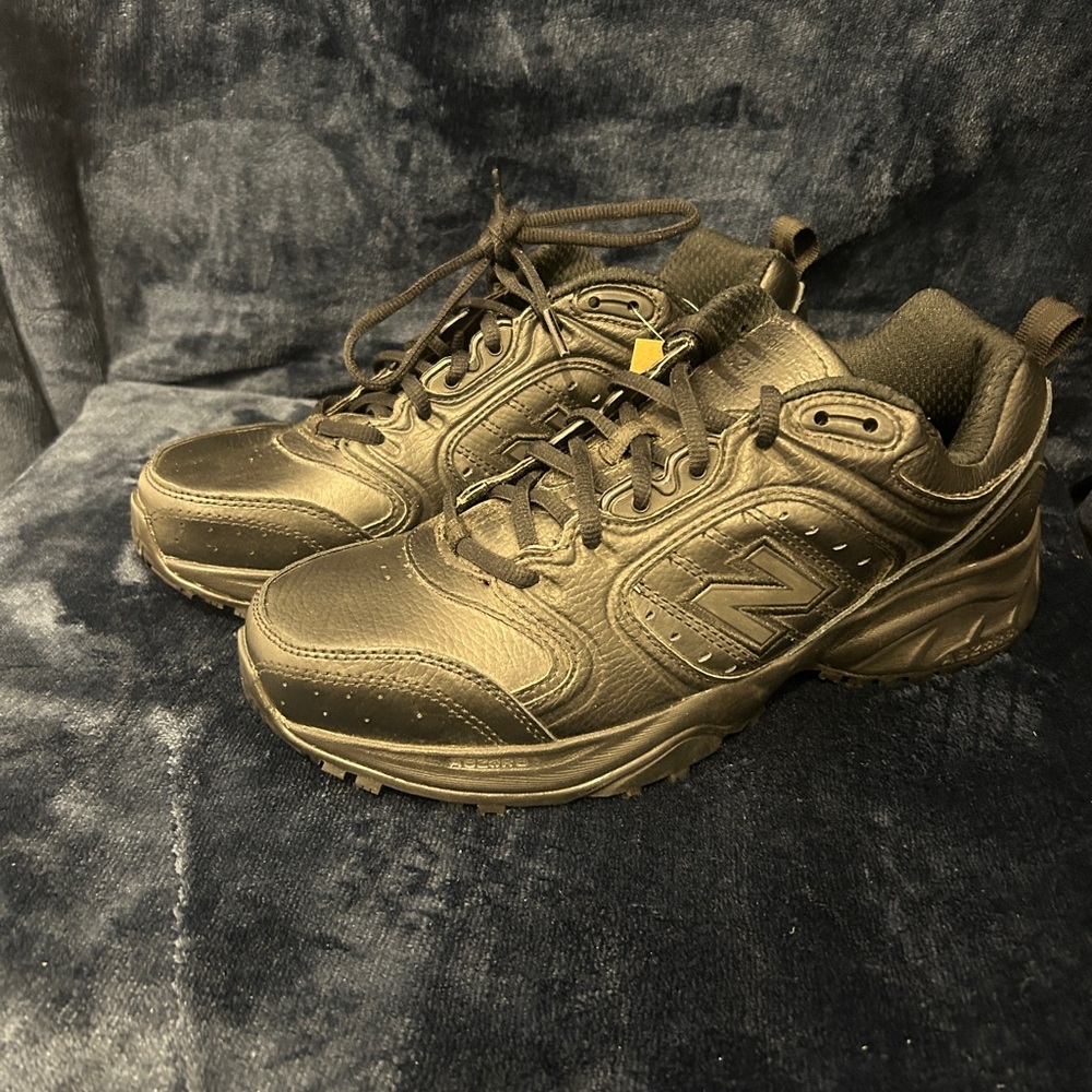 New Balance Men's Black Slip Resistant Athletic Shoes